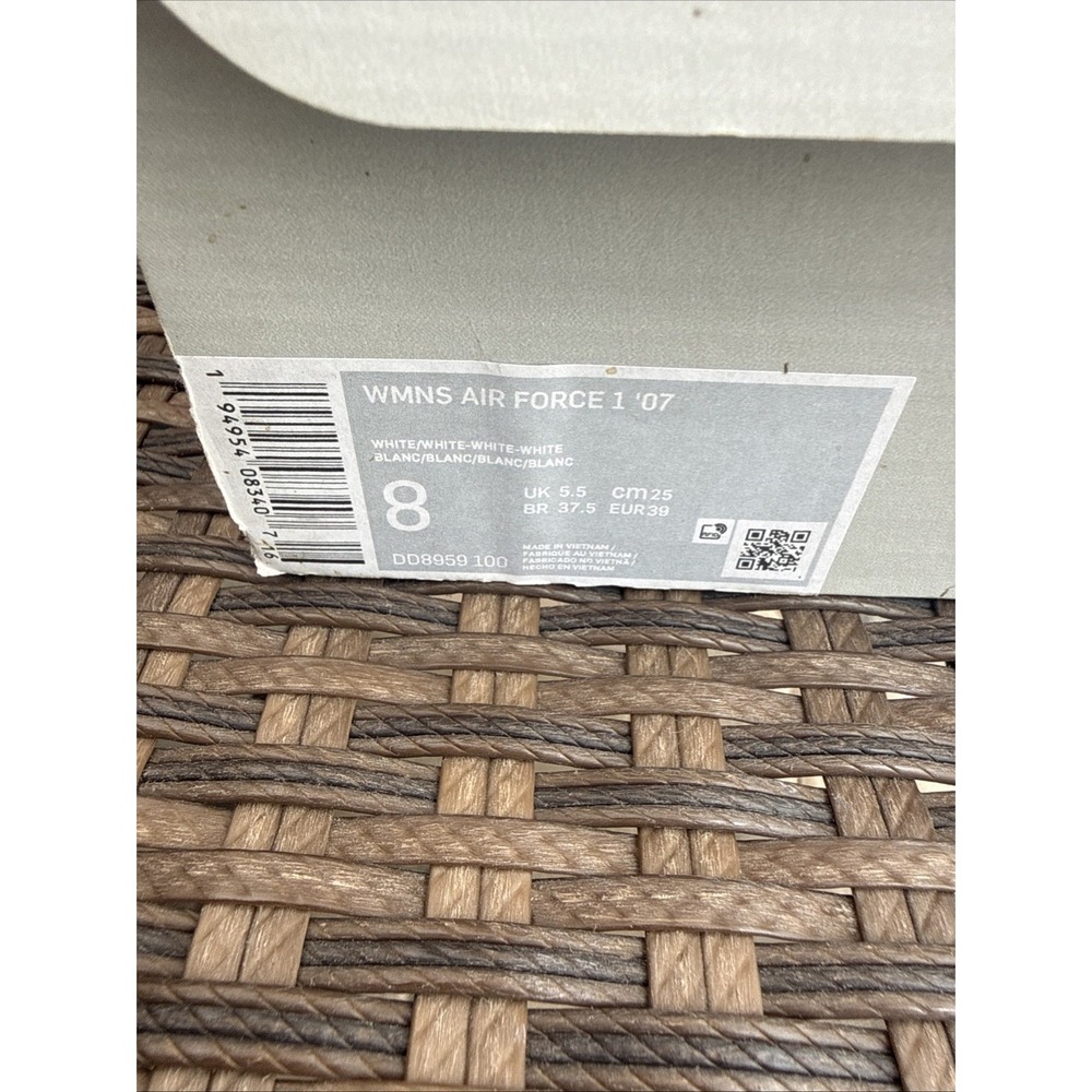 Nike Air Force 1 07 Low Triple White Womens Sneakers DD8959-100 Size 8 NEW - Picture 6 of 6